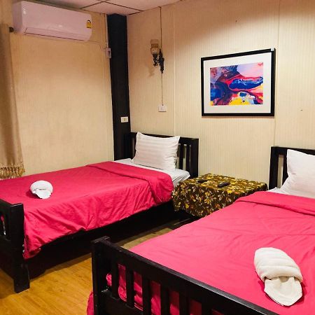 Noom Guesthouse Lopburi Ngoại thất bức ảnh