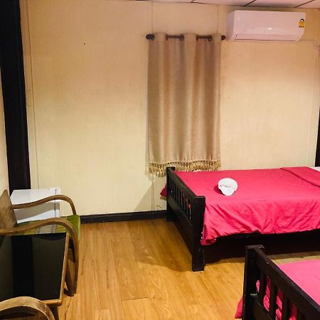 Noom Guesthouse Lopburi Ngoại thất bức ảnh