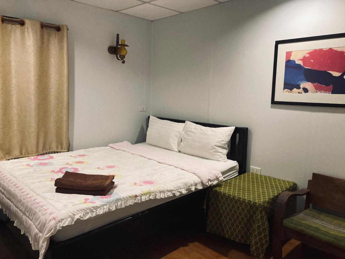 Noom Guesthouse Lopburi Ngoại thất bức ảnh