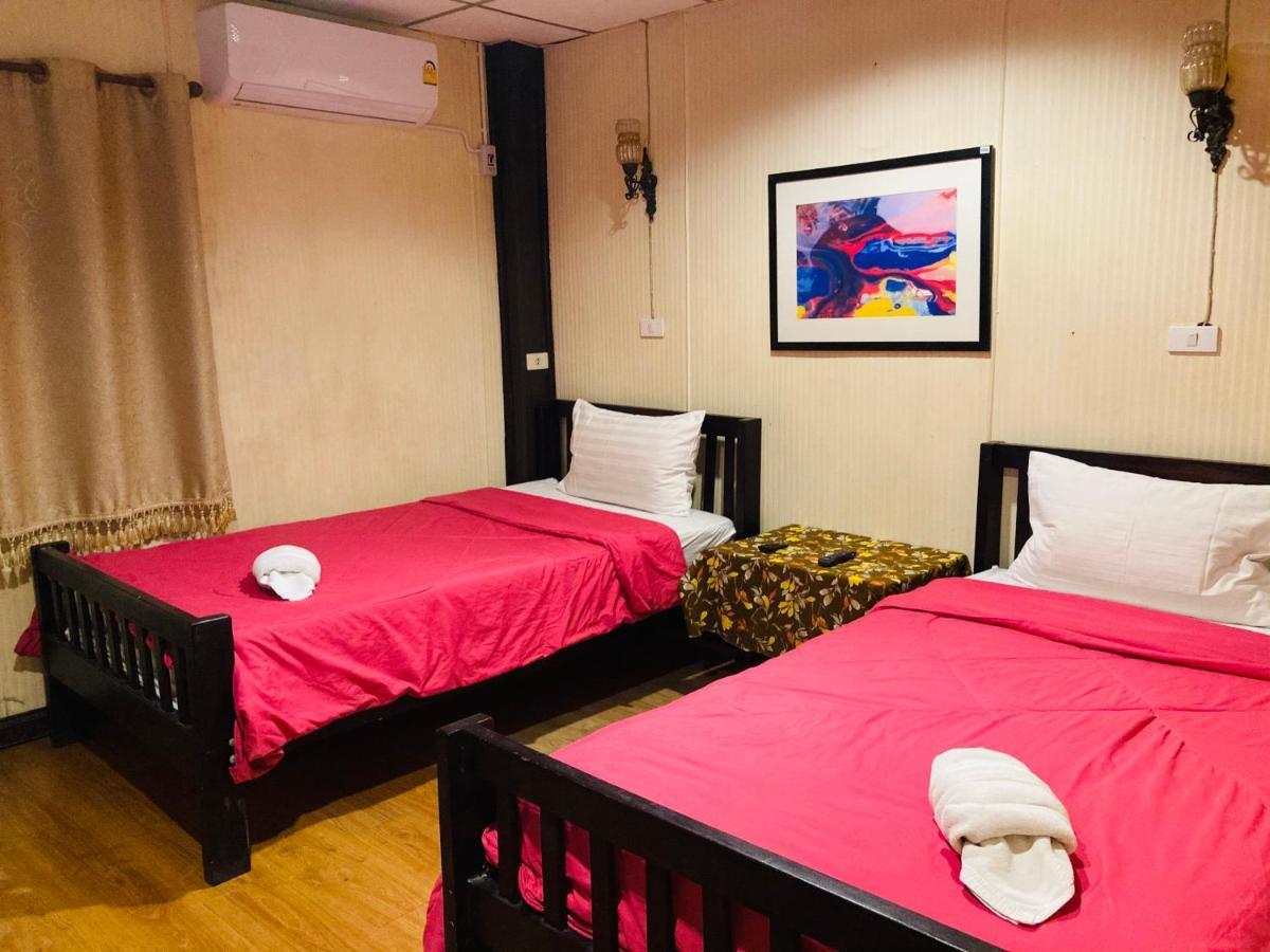 Noom Guesthouse Lopburi Ngoại thất bức ảnh