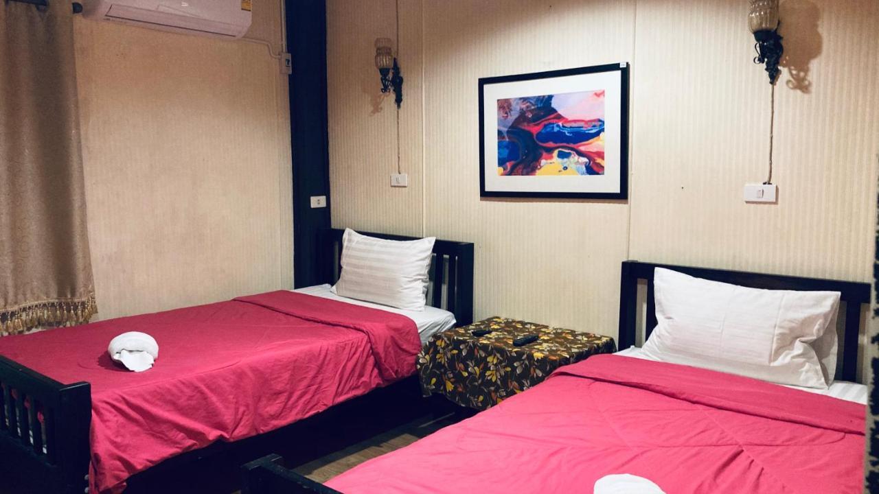 Noom Guesthouse Lopburi Ngoại thất bức ảnh