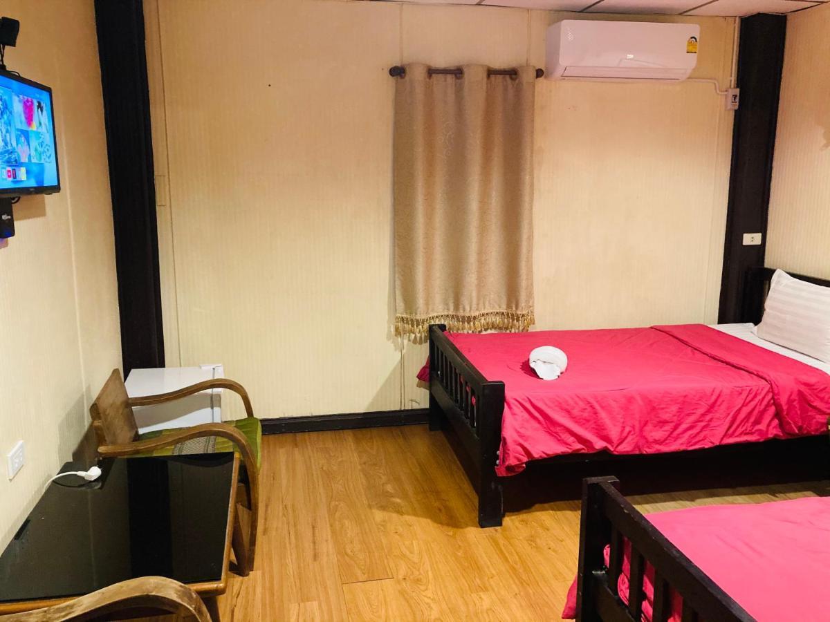 Noom Guesthouse Lopburi Ngoại thất bức ảnh