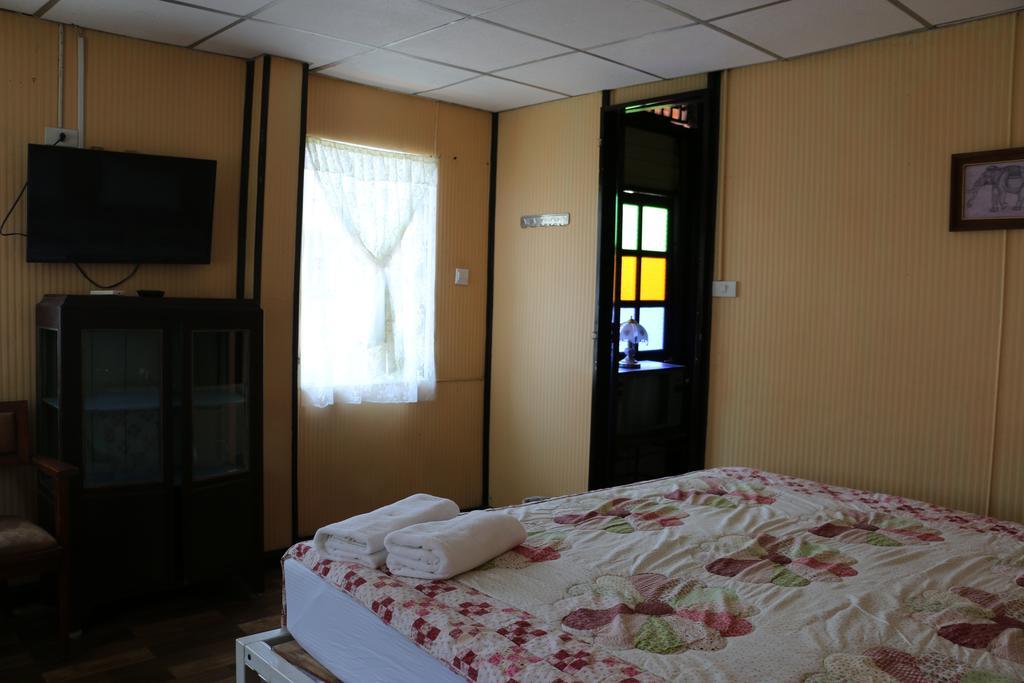 Noom Guesthouse Lopburi Ngoại thất bức ảnh