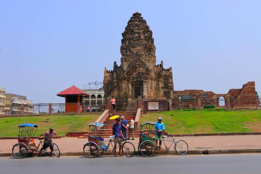 Noom Guesthouse Lopburi Ngoại thất bức ảnh
