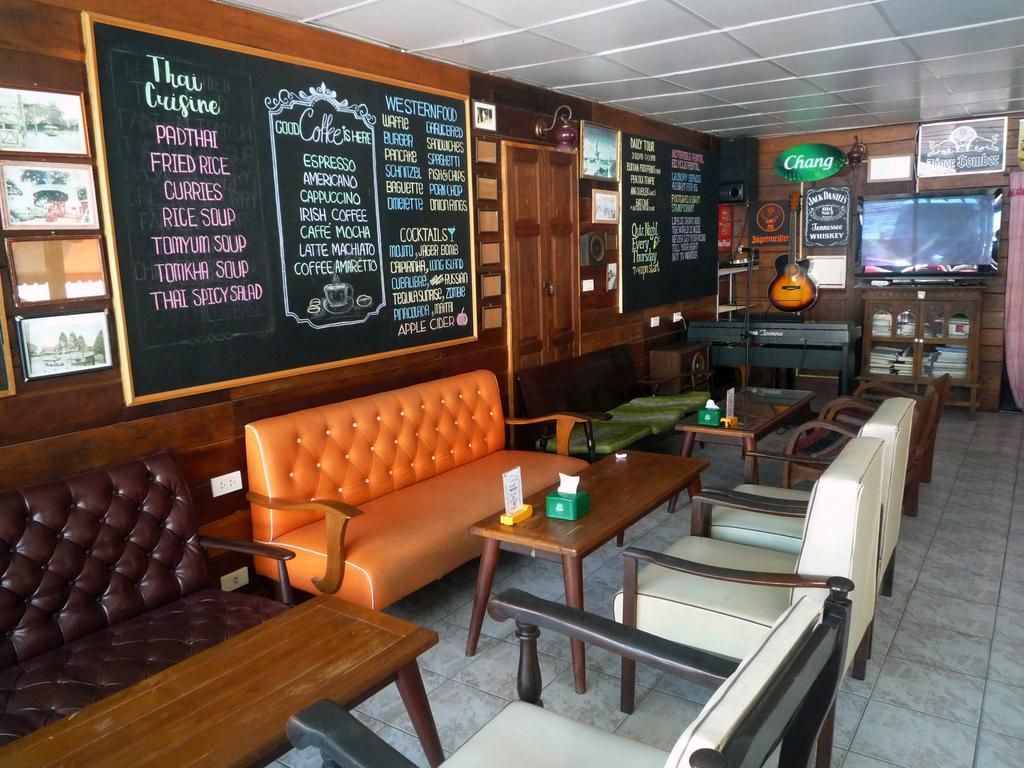 Noom Guesthouse Lopburi Ngoại thất bức ảnh
