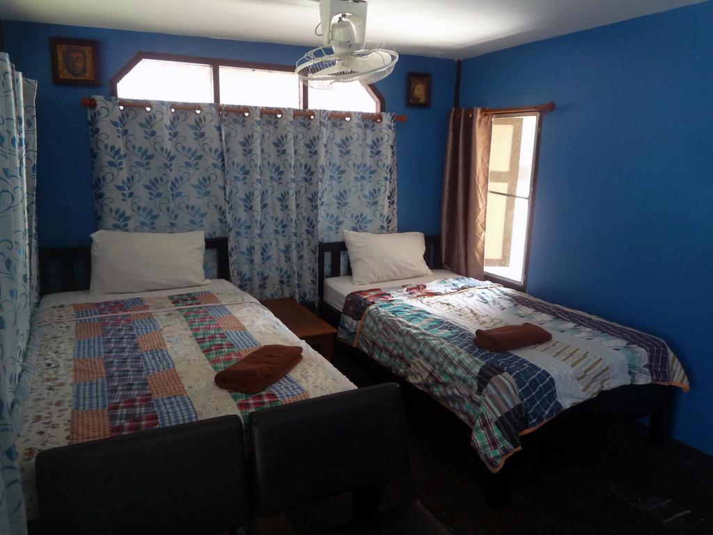 Noom Guesthouse Lopburi Ngoại thất bức ảnh
