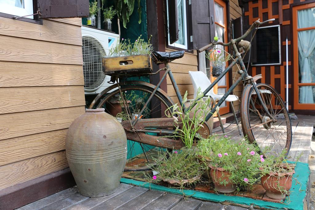 Noom Guesthouse Lopburi Ngoại thất bức ảnh
