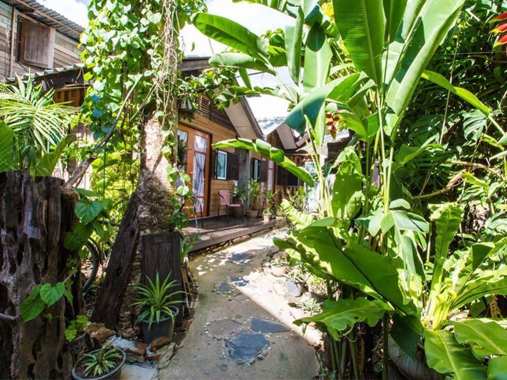 Noom Guesthouse Lopburi Ngoại thất bức ảnh