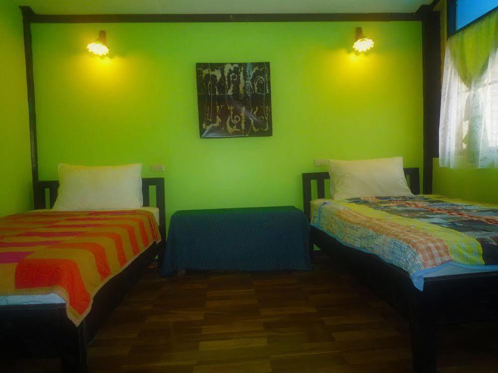 Noom Guesthouse Lopburi Ngoại thất bức ảnh
