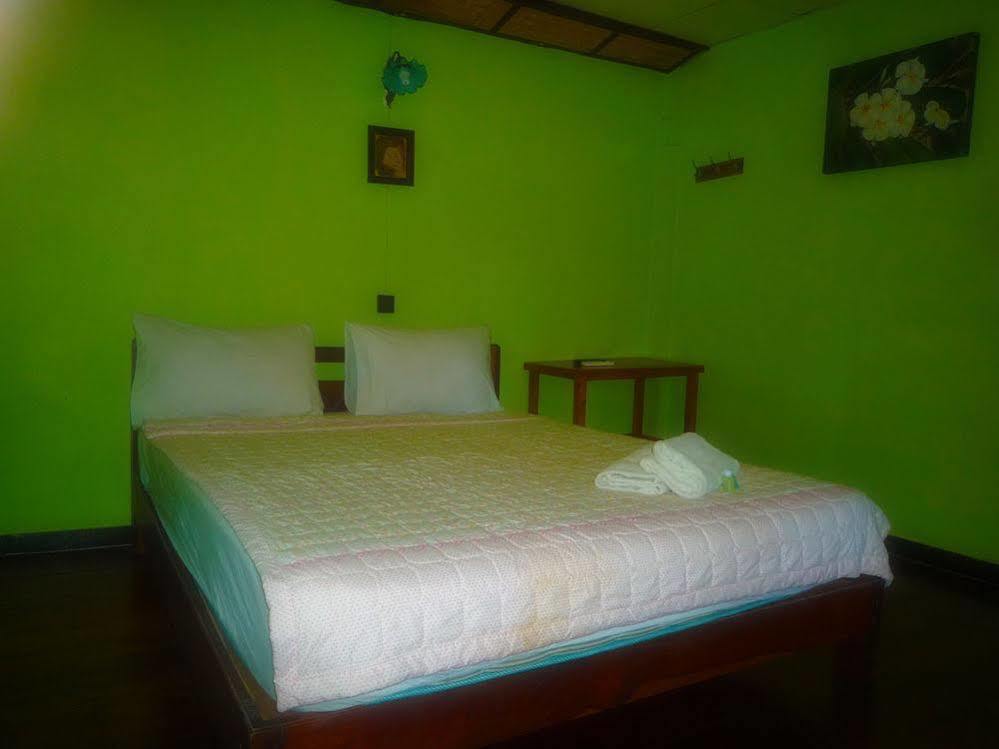 Noom Guesthouse Lopburi Ngoại thất bức ảnh