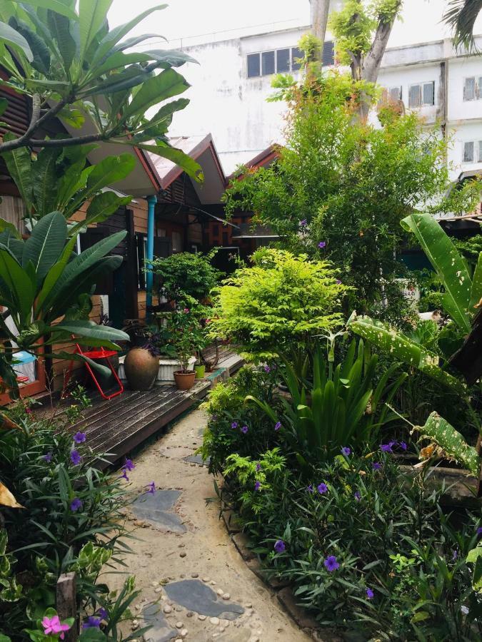 Noom Guesthouse Lopburi Ngoại thất bức ảnh